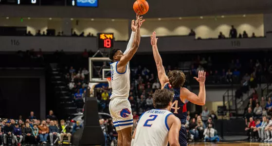Chibuzo Agbo goes up for a shot against Saint Mary's, 2023.