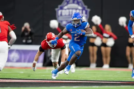 Ashton Jeanty running the ball in the MW Championship