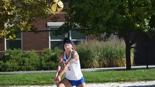 Rori Chartier passes a ball at the Boise State Pairs Classic.
