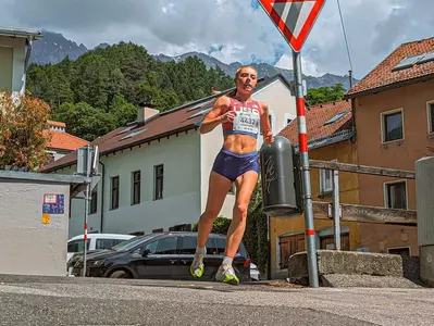 Samantha Wood races through the Austrian Alps at the U20 Mountain World Championships