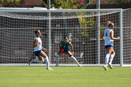 Genevieve Crenshaw in readied position in front of goal against Arizona in Tempe, Ariz., Sept. 3.