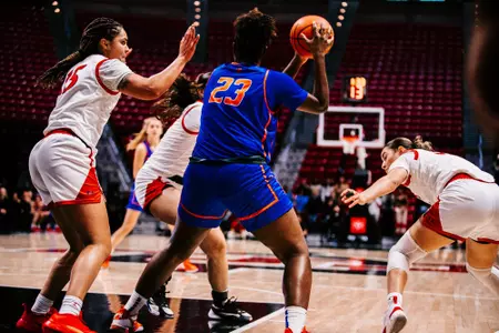 Elodie Lalotte posts up against San Diego State