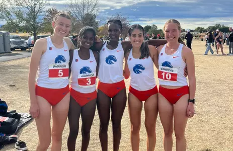 Women's cross country team at the LC State invitational