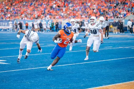 Ashton Jeanty scores his third rushing touchdown against Utah State
