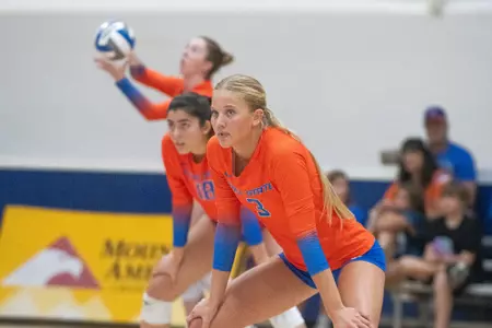 Lilli Etter waiting on the serve during the New Mexico match on October 5, 2024.