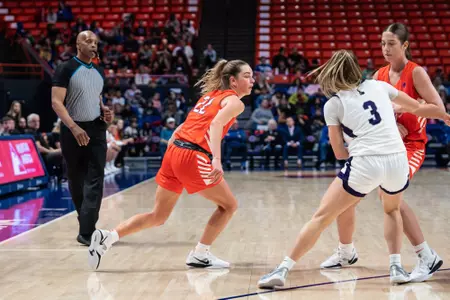 Teryn Gardner dribbes the ball.