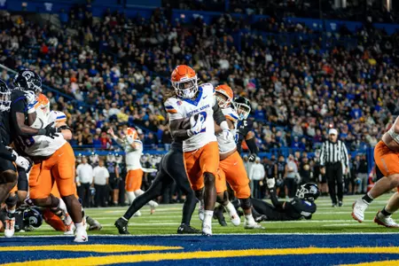 Ashton Jeanty scoring a touchdown at San Jose State