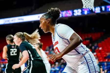 Elodie Lalotte celebrates against Eastern Oregon