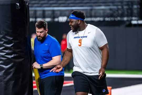 Sheldon Newton on the field for pregame workout at UNLV