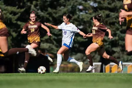 Morgan Padour protecting the ball.