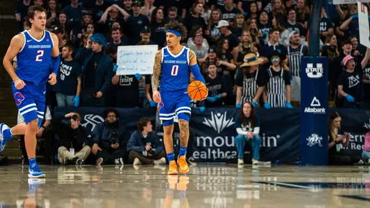 Roddie Anderson III bringing the ball up the court.