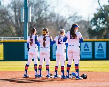 2024 Softball team pregame
