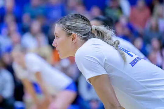 Annie Kaminski waits for the serve during the 2023 Utah State home contest.