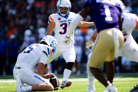 Jonah Dalmas in a game at No. 10/11 Washington in 2023.