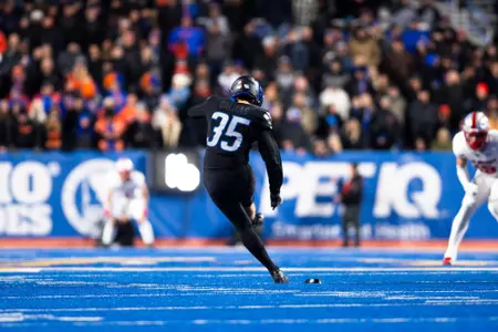 Jonah Dalmas, Boise State kicker, in a 2023 game vs. New Mexico.