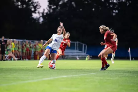 Morgan Padour dribbling the ball.