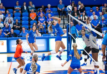 Annie Kaminski goes up for an attack against CSU Bakersfield on September 13, 2024.