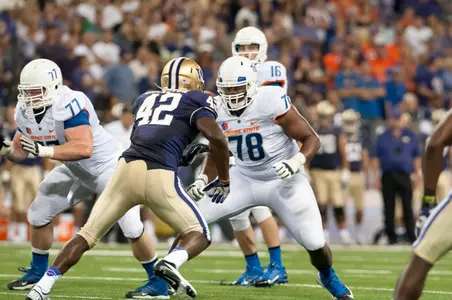 Charles Leno blocking