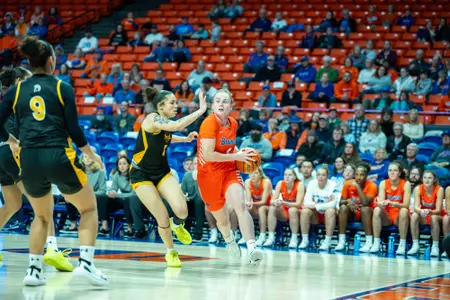 Women’s basketball vs. San Jose, photo by Matt Cerio
