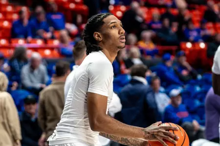 Chris Lockett Jr. warming up.