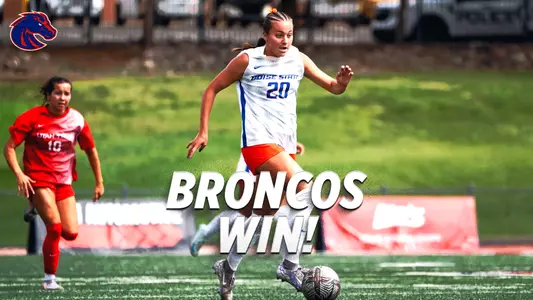 Jillian Anderson in the offensive half.