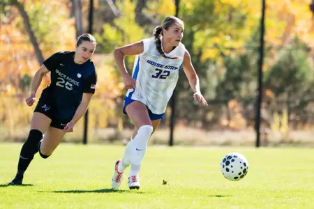Tambree Bell makes a run at Air Force.