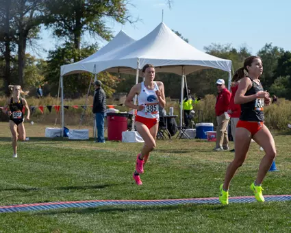 Bianca Boehnke at the front of the pack during Princeton Fall Classic.
