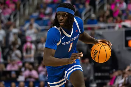 O'Mar Stanley dribbles the ball versus Nevada