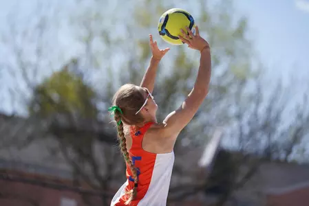 Sharli O'Neil sets the ball