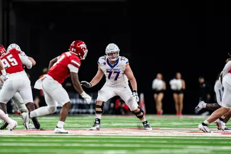 Kage Casey blocking in a win at UNLV in 2024