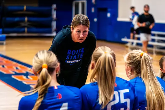 Candy Murphy speaks to Broncos at Blue and Orange Scrimmage