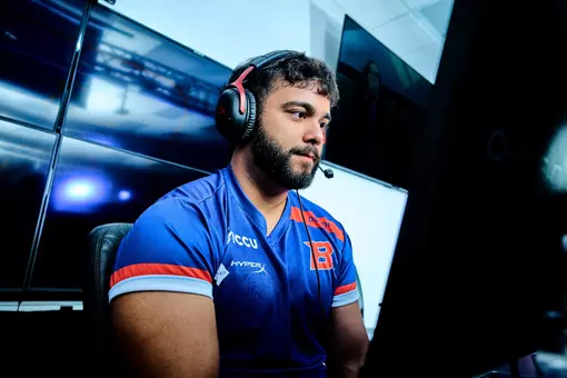 Emiliano Flores on stage