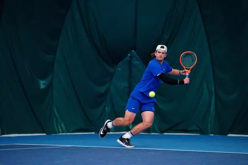 Julius Seifert returning a ball