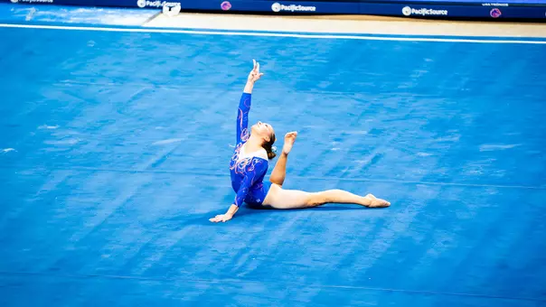 Kristina Shchennikova floor routine at home