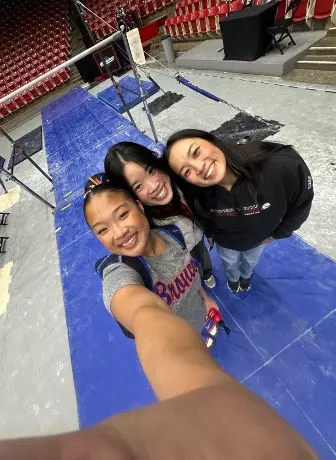 Sydney Kho with her sisters.