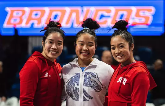 Sydney Kho with her sisters.