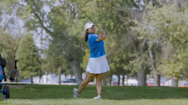 Jillian Hui at women's golf practice