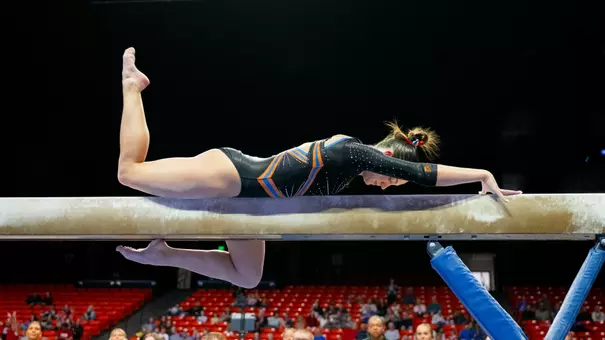 Sydnie Whipple beam routine at March 13 meet