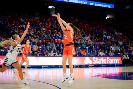 Natalie Pasco shooting from three