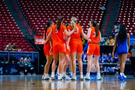 Boise State WBB huddle