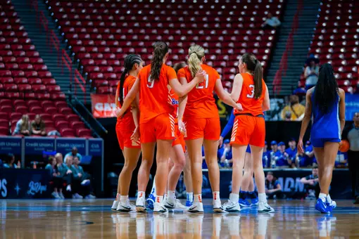 Boise State WBB huddle