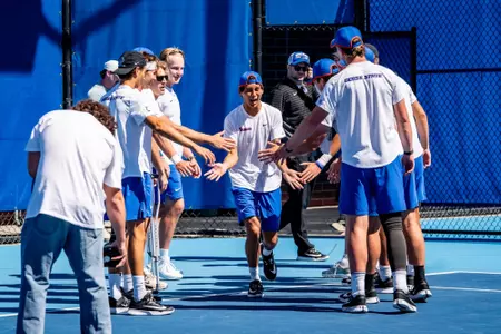 Taiyo Kurata running onto the court.