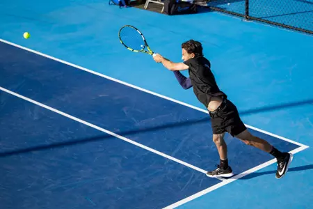 Idriss Haddouch rallying the ball.