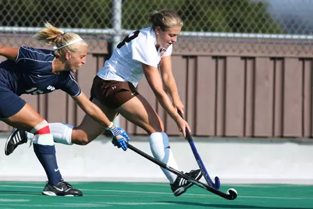 Springmeyer's Two Goals Lead Bears to 3-2 Victory over Vermont in Penalty Strokes Image