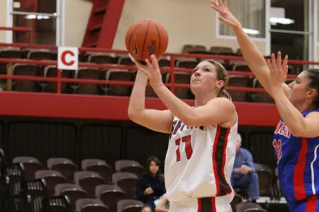 Brown Women's Basketball Defeats Bryant 79-72 in Overtime Image