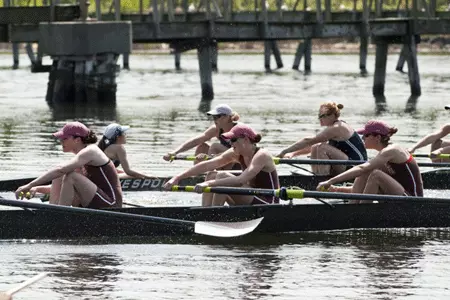 Women's Crew Leads Nation With 11 CRCA Scholar Athletes; Five Bears Named to All-Region Team Image