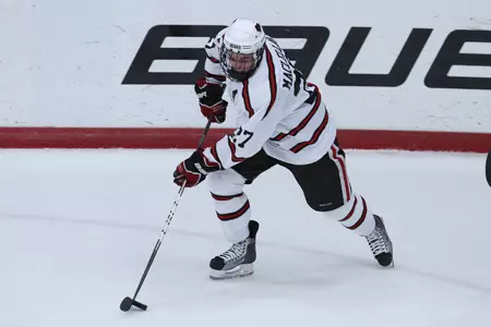 Union's Three-Goal Second Period Lifts Dutchmen Past Brown, 4-2 Image