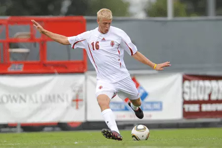 Robertson Scores in Overtime to Defeat Holy Cross 1-0 Image