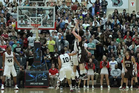 #23 Harvard Fends Off Brown, 68-59 Image