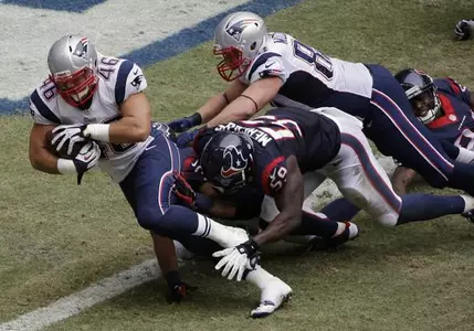 Former Brown star Develin really toughed it out for the Pats Image